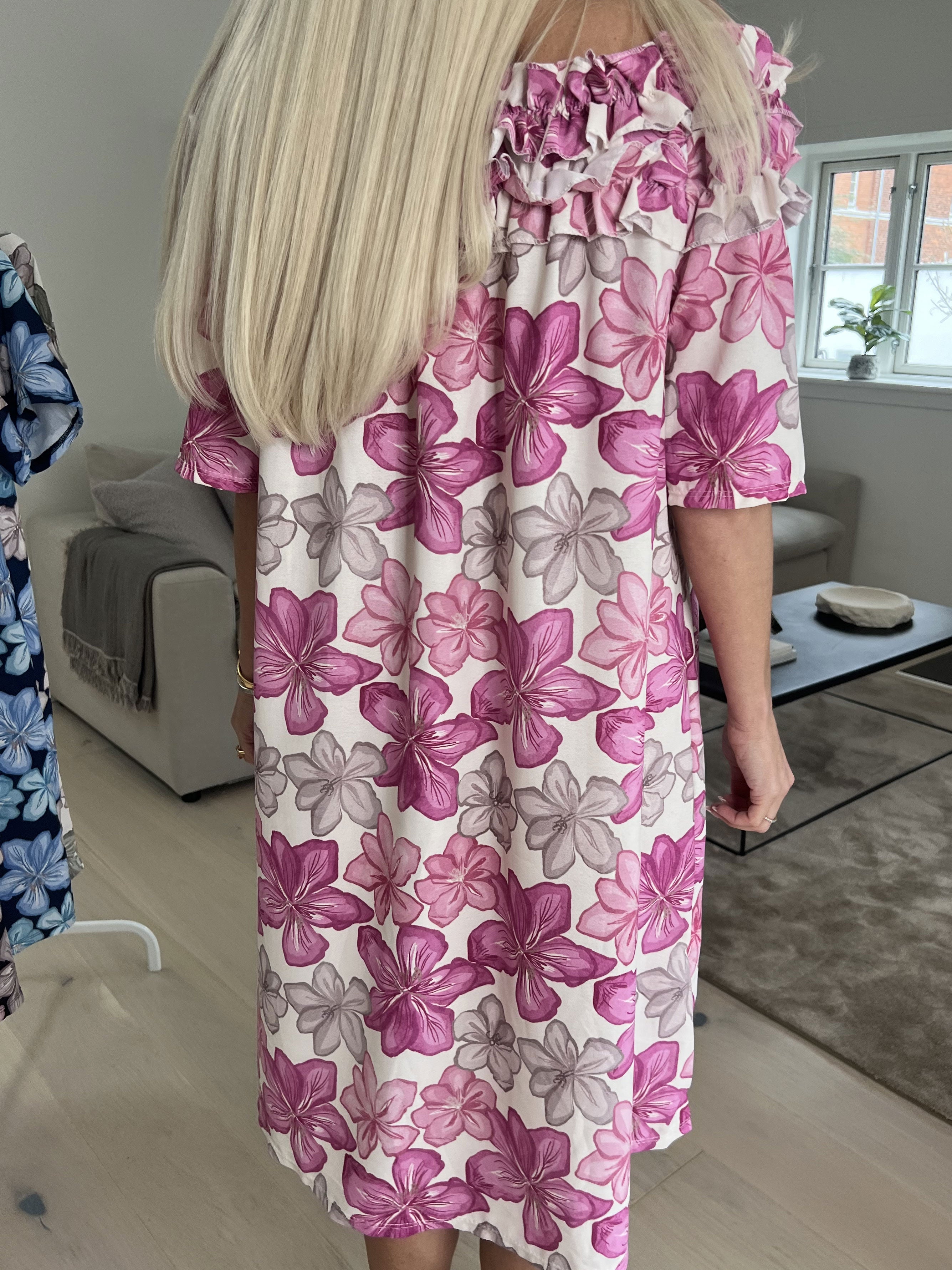 Chili Sleeveless Dress Flower - Blommig klänning med volanger